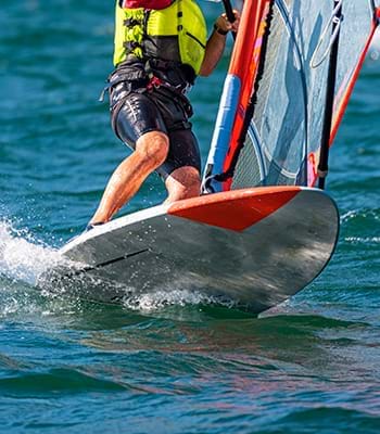 Windsurfing practice in Laguna de Llanganuco