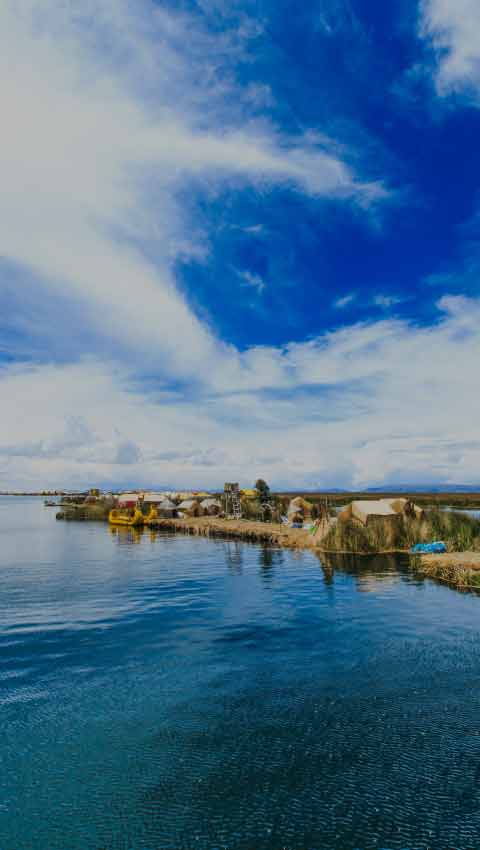Chullpas de Sillustani en los alrededores del Lago Titicaca