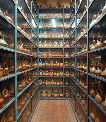 Visita sus depósitos arqueológicos con más de 30 000 piezas clasificadas
