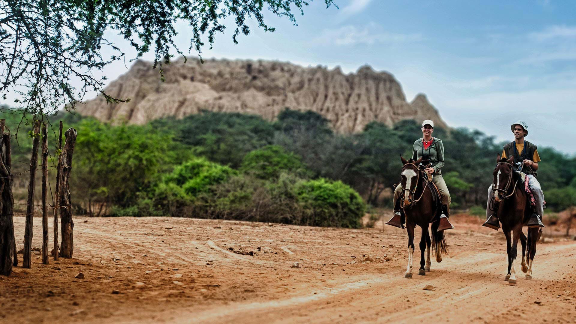 Cabalgata cerca de la Huaca del Oro