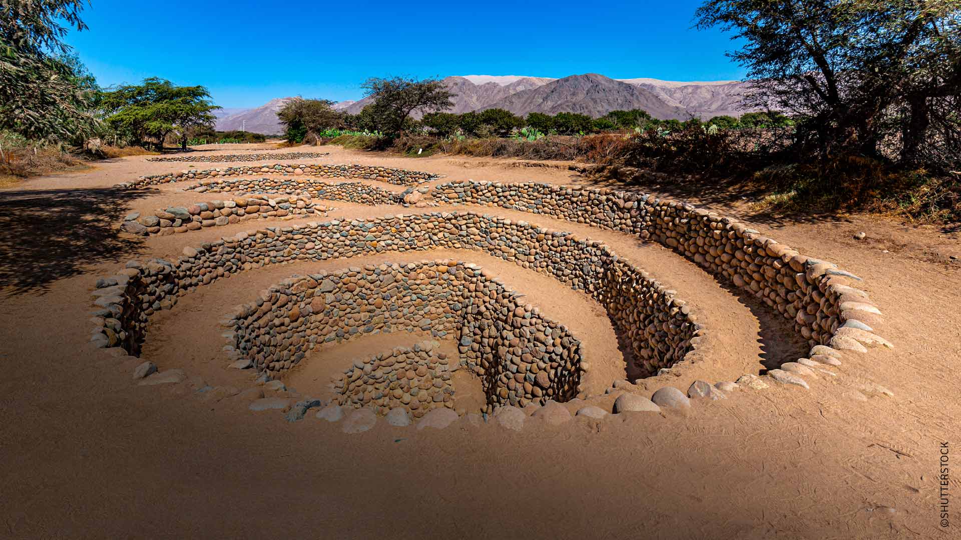 Los acueductos de Cantalloc en Nasca, Perú.