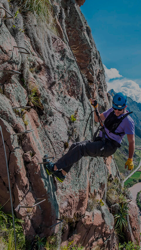 Turista en la Vía Ferrata