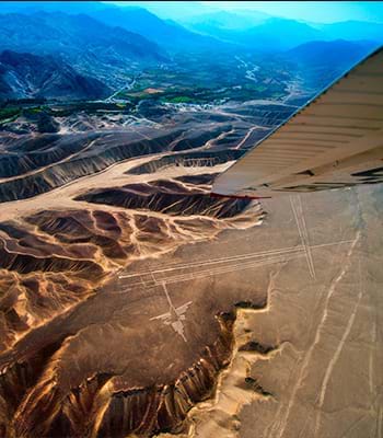 Survol en avion des lignes de Nasca