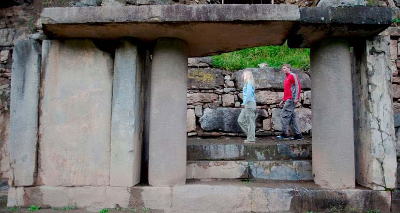 Turisti nella fortezza di Chavin de Huantar