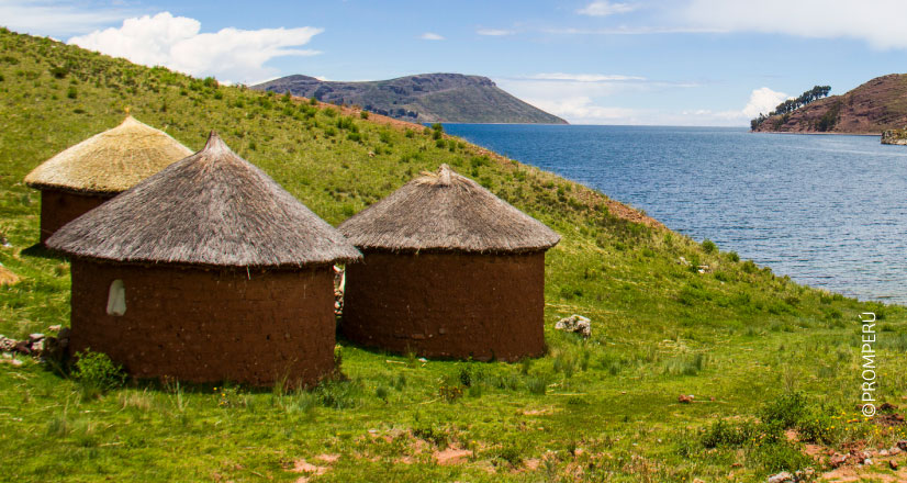 チチカカ湖・ティコナタ島／PROMPERÚ