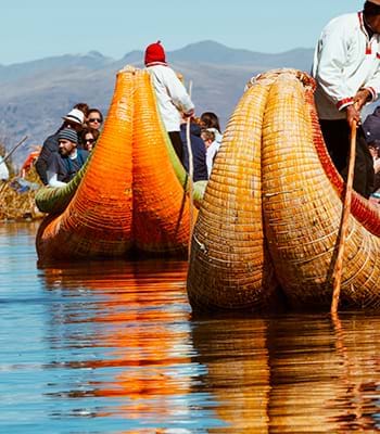 Ilha de totora nos Uros
