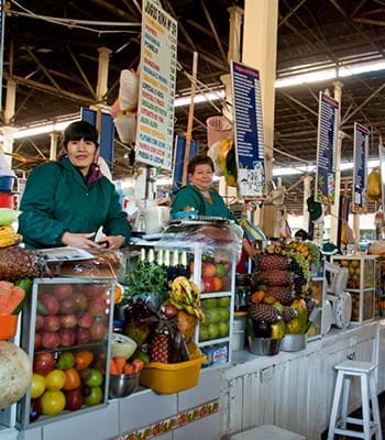 Sucos naturais no Mercado de San Pedro