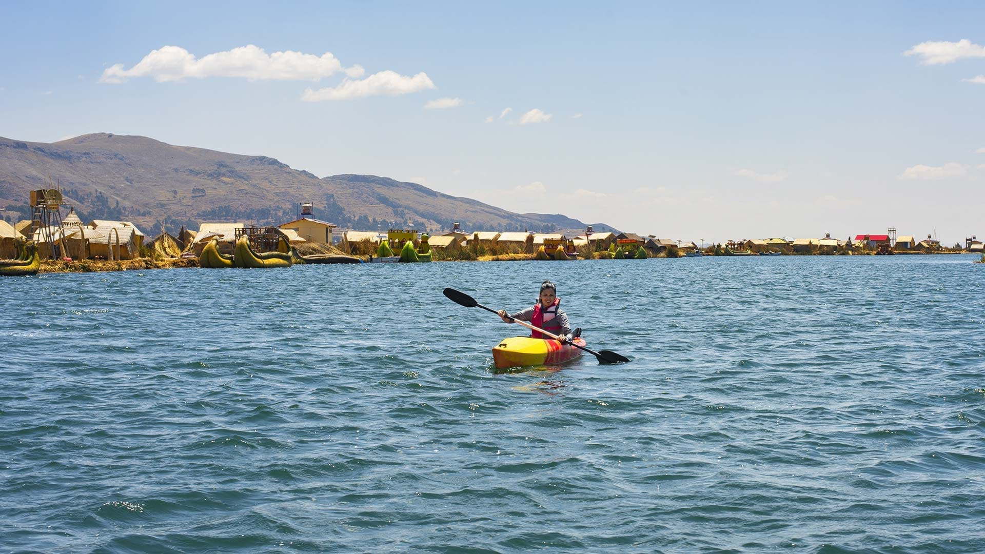 Los Uros floating islands, Uros Chulluni community