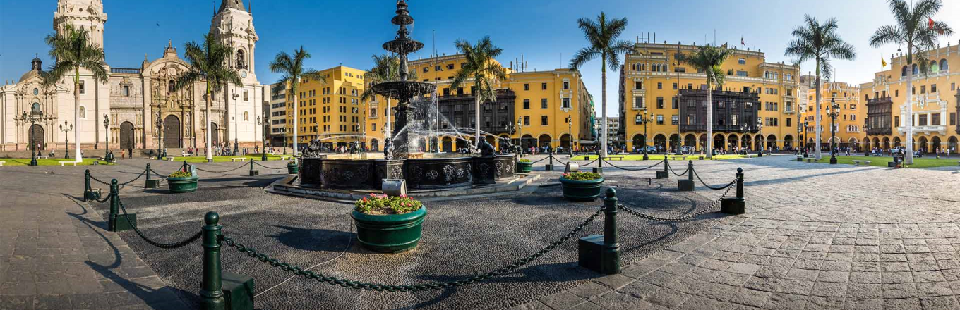 Catedral en Plaza de Armas Lima