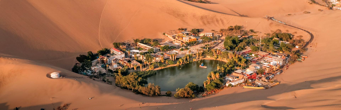 Oásis do deserto Huacachina em Ica, Peru