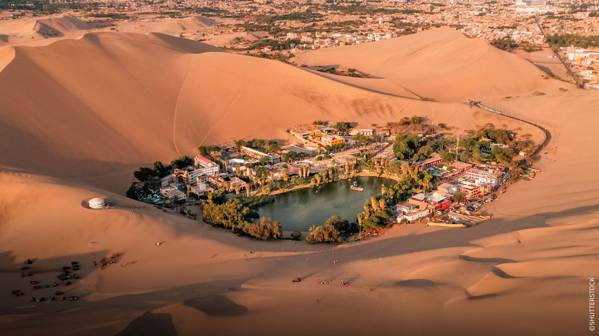 Foto superior de Huacachina- Peru, um deserto, todas as experiências