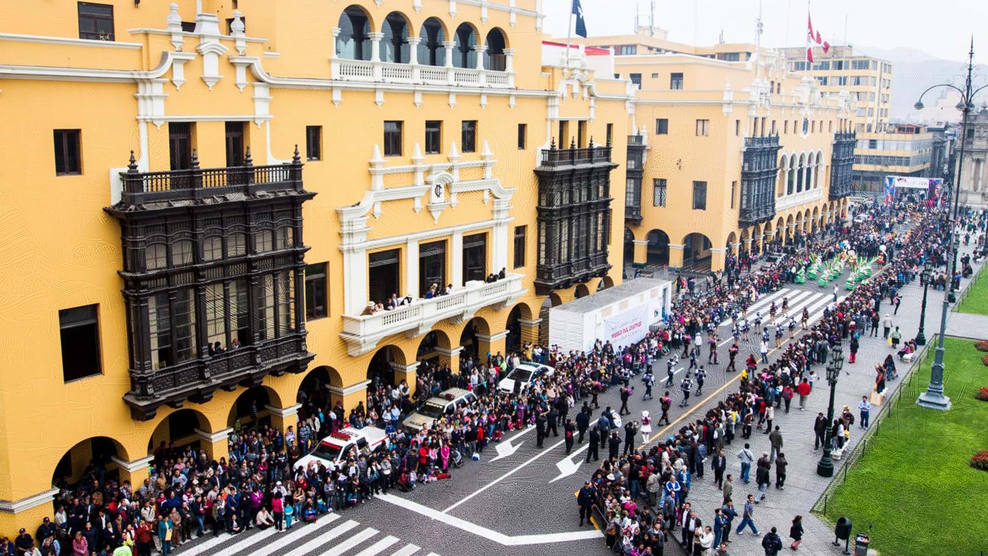 Municipalidad en la Plaza de Armas