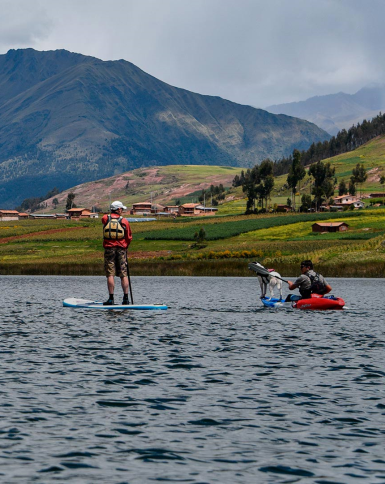 Kajak in der Lagune von Cusco