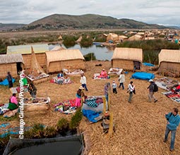  Villagers exposing handmade crafts.