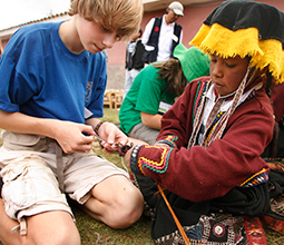 Tourists making handicrafts in the Sacred Valley
