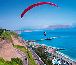 Paraglider tourist on the Costa Verde