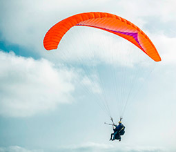 Practicing paragliding in Miraflores