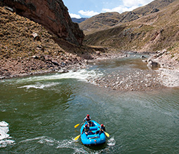 Boat navigating the Colca river