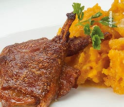 Cuy Frito con picante de papas.