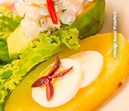 Palta rellena a la moqueguana.