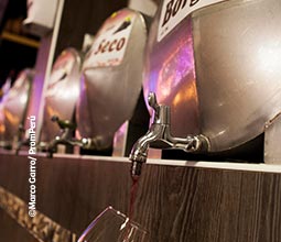 También existe una basta diversidad de vinos para acompañar la experiencia.