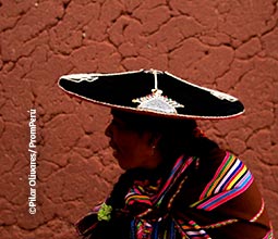 Vestimenta típica de la mujer de Raqchi.