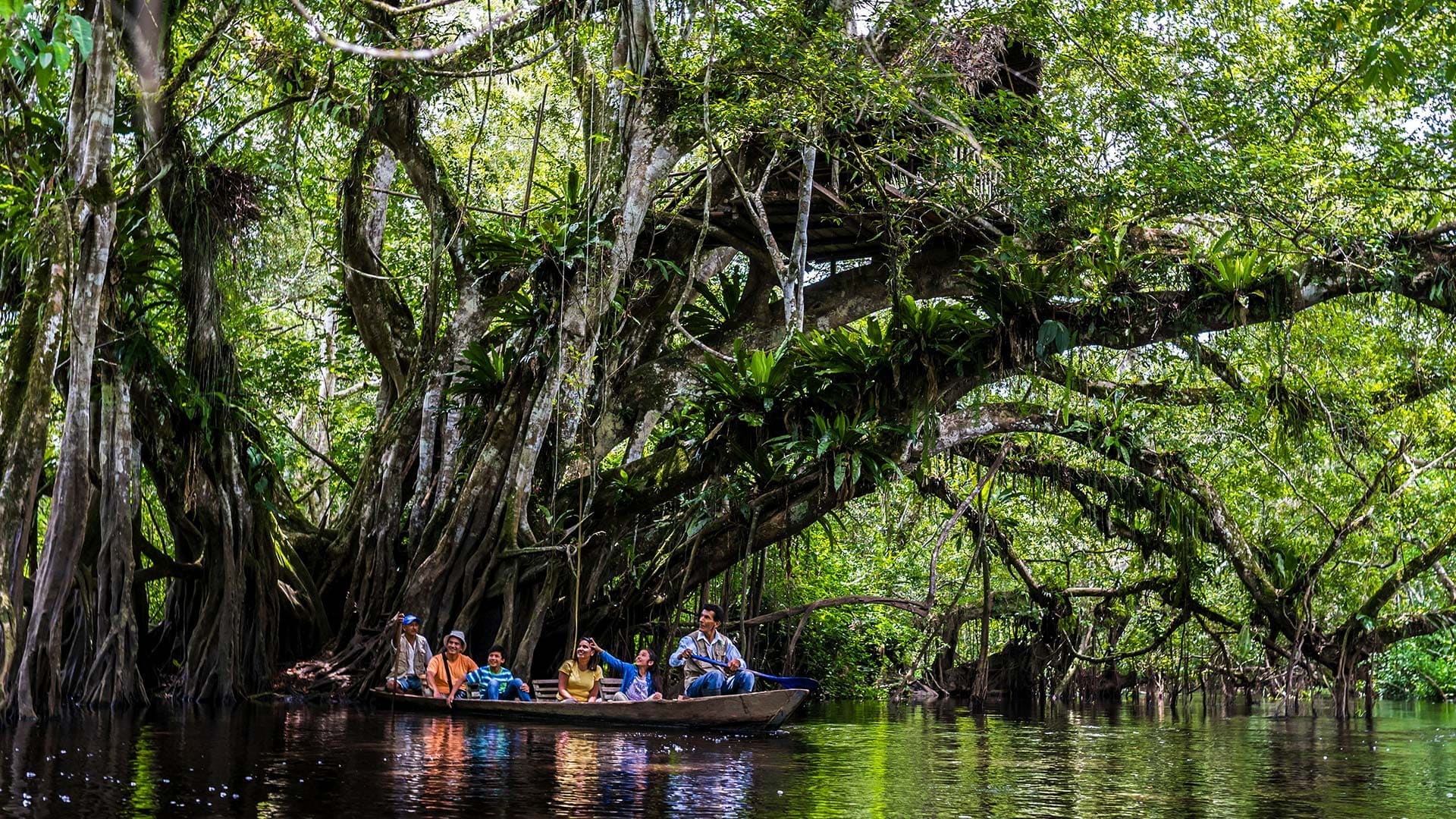 Navegando en la Reserva Ecológica Tingana, San Martin