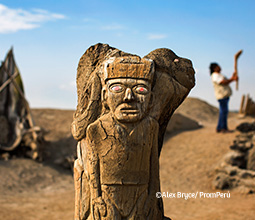 Totem en el complejo arqueológico El Brujo