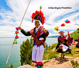 Danzantes de la comunidad de Taquile