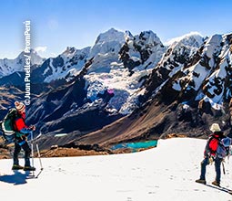 Turistas en el Nevado Pastoruri