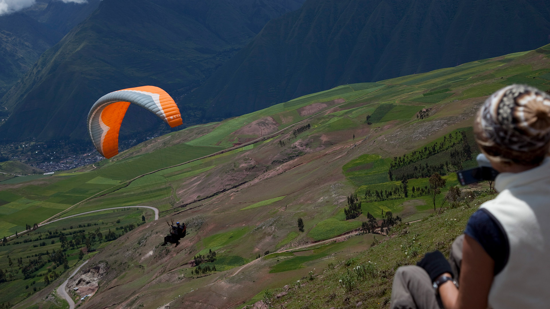 Parapente au dessus de la Vallée Sacrée