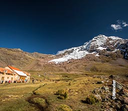 Scénario andin incroyable. Andean Lodges est situé dans un endroit stratégique.