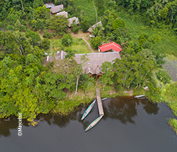 Vue panoramique de la Posada Amazonas.