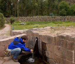turista-en-el-tempo-wiracocha-mosaico2