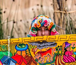 Métier à tisser à l'occasion des îles Uros.