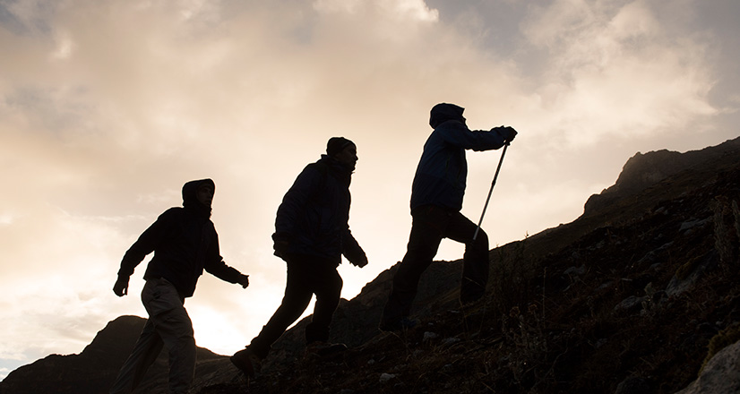Turisti mentre praticano sport a Cusco
