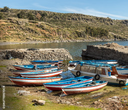 botes-en-la-comunidad-de-amantani-puno-mosaico-4