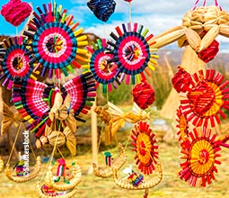 Objetos de decoração típicos do Lago Titicaca