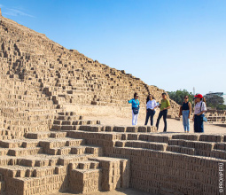 recorrido-guiado-en-huaca-pucllana-mosaico2