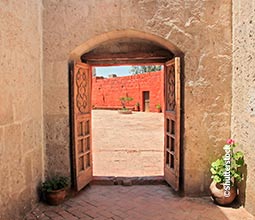 Entrada para o Mosteiro de Santa Catalina