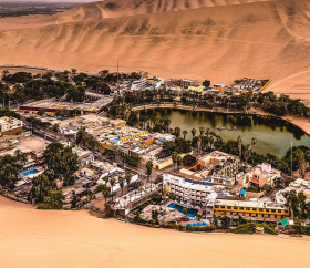 https://www.peru.travel/Contenido/General/Imagen/de/212/1.1/Huacachina.listado.jpg