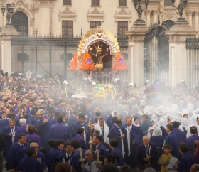 procesion-señor-de-los-milagros-desktop
