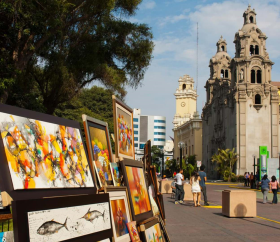 https://www.peru.travel/Contenido/General/Imagen/en/273/1.1/Parque_Kennedy.listado.jpg