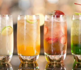 https://www.peru.travel/Contenido/General/Imagen/es/111/1.1/pisco-cocteles.listado.jpg