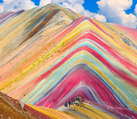 https://www.peru.travel/Contenido/General/Imagen/es/302/1.1/Vinicunca.listado.jpg