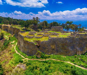 https://www.peru.travel/Contenido/General/Imagen/es/396/1.1/kuelap-fortaleza.listado.jpg