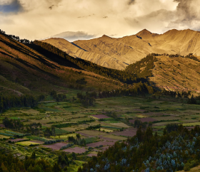 https://www.peru.travel/Contenido/General/Imagen/es/593/1.1/valle-sagrado.listado.jpg