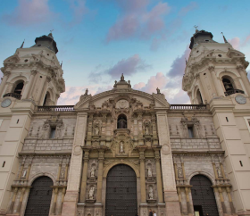 https://www.peru.travel/Contenido/General/Imagen/es/630/1.1/catedral-de-lima.listado.jpg