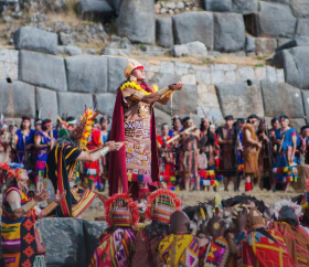 https://www.peru.travel/Contenido/General/Imagen/es/683/1.1/Inti-Raymi-cusco.listado.jpg