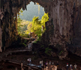 https://www.peru.travel/Contenido/General/Imagen/es/707/1.1/cueva-de-lechuzas.listado.jpg
